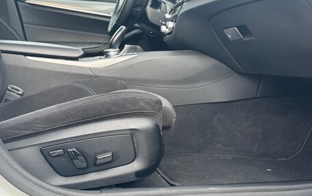 BMW 5 серия, 2018 год, 2 700 000 рублей, 4 фотография