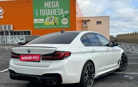 BMW 5 серия, 2018 год, 2 700 000 рублей, 8 фотография