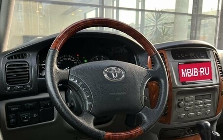 Toyota Land Cruiser 100 рестайлинг 2, 2006 год, 1 550 000 рублей, 12 фотография