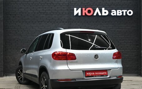 Volkswagen Tiguan I, 2011 год, 1 050 000 рублей, 4 фотография