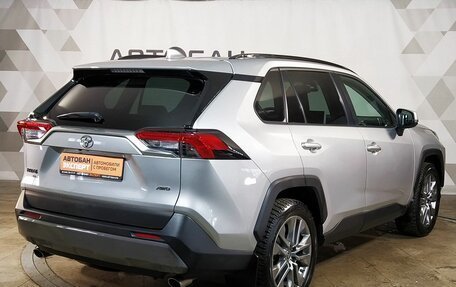 Toyota RAV4, 2021 год, 3 640 000 рублей, 3 фотография