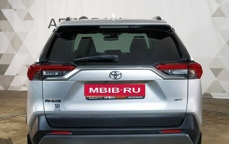 Toyota RAV4, 2021 год, 3 640 000 рублей, 5 фотография