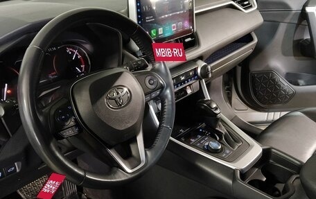 Toyota RAV4, 2021 год, 3 640 000 рублей, 8 фотография
