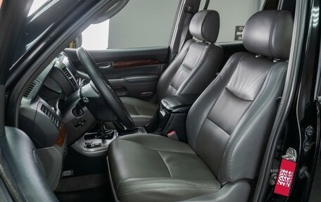 Toyota Land Cruiser Prado 120 рестайлинг, 2004 год, 1 669 000 рублей, 11 фотография