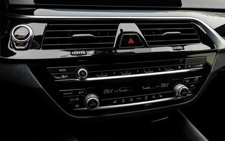 BMW 5 серия, 2019 год, 3 360 000 рублей, 13 фотография