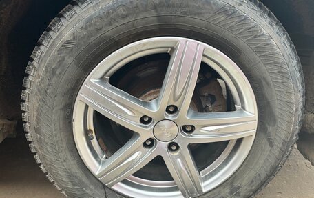 Mitsubishi Outlander III рестайлинг 3, 2011 год, 1 200 000 рублей, 13 фотография