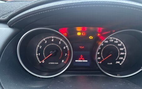 Mitsubishi Outlander III рестайлинг 3, 2011 год, 1 200 000 рублей, 19 фотография