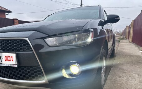 Mitsubishi Outlander III рестайлинг 3, 2011 год, 1 200 000 рублей, 32 фотография