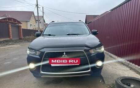 Mitsubishi Outlander III рестайлинг 3, 2011 год, 1 200 000 рублей, 28 фотография