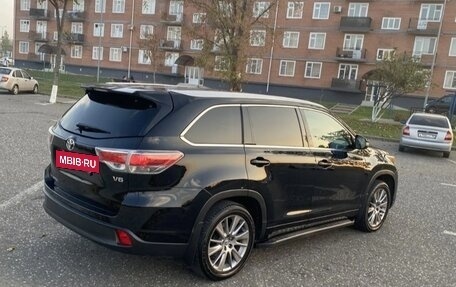 Toyota Highlander III, 2014 год, 2 600 000 рублей, 4 фотография