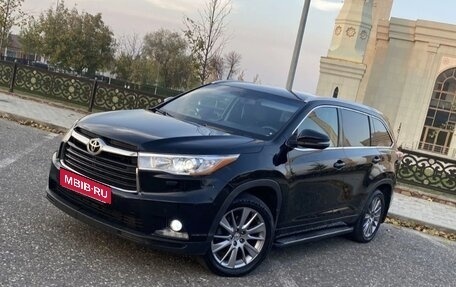 Toyota Highlander III, 2014 год, 2 600 000 рублей, 1 фотография