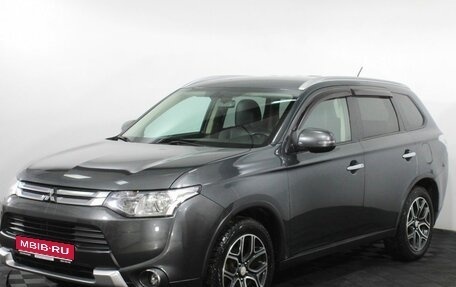 Mitsubishi Outlander III рестайлинг 3, 2014 год, 1 385 000 рублей, 1 фотография