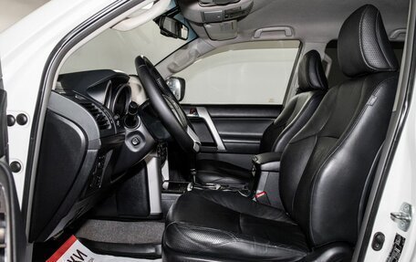 Toyota Land Cruiser Prado 150 рестайлинг 2, 2011 год, 3 370 000 рублей, 5 фотография