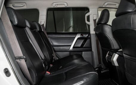 Toyota Land Cruiser Prado 150 рестайлинг 2, 2011 год, 3 370 000 рублей, 7 фотография