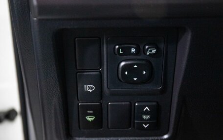 Toyota Land Cruiser Prado 150 рестайлинг 2, 2011 год, 3 370 000 рублей, 18 фотография