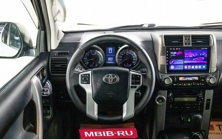 Toyota Land Cruiser Prado 150 рестайлинг 2, 2011 год, 3 370 000 рублей, 9 фотография