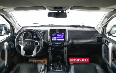 Toyota Land Cruiser Prado 150 рестайлинг 2, 2011 год, 3 370 000 рублей, 8 фотография