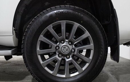 Toyota Land Cruiser Prado 150 рестайлинг 2, 2011 год, 3 370 000 рублей, 22 фотография