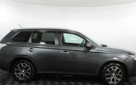 Mitsubishi Outlander III рестайлинг 3, 2014 год, 1 385 000 рублей, 4 фотография