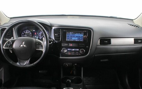 Mitsubishi Outlander III рестайлинг 3, 2014 год, 1 385 000 рублей, 12 фотография