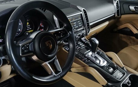 Porsche Cayenne III, 2016 год, 3 799 000 рублей, 15 фотография