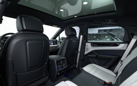 Porsche Cayenne III, 2025 год, 18 890 000 рублей, 27 фотография