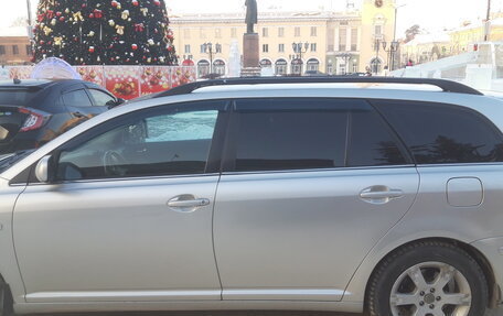 Toyota Avensis III рестайлинг, 2003 год, 699 999 рублей, 5 фотография