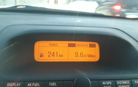 Toyota Avensis III рестайлинг, 2003 год, 699 999 рублей, 11 фотография