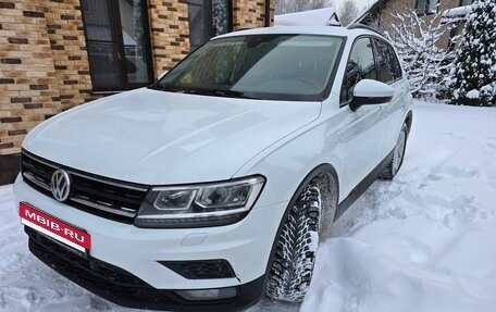 Volkswagen Tiguan II, 2020 год, 2 250 000 рублей, 2 фотография