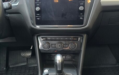 Volkswagen Tiguan II, 2020 год, 2 250 000 рублей, 18 фотография