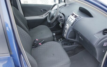 Toyota Yaris III рестайлинг, 2007 год, 387 000 рублей, 12 фотография