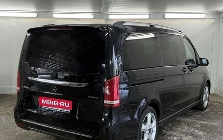 Mercedes-Benz V-Класс, 2017 год, 5 500 000 рублей, 4 фотография