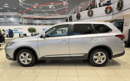 Mitsubishi Outlander III рестайлинг 3, 2018 год, 1 850 000 рублей, 8 фотография