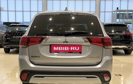 Mitsubishi Outlander III рестайлинг 3, 2018 год, 1 850 000 рублей, 6 фотография