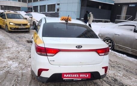 KIA Rio IV, 2020 год, 1 300 000 рублей, 3 фотография