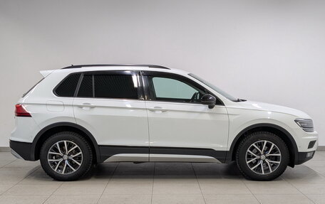 Volkswagen Tiguan II, 2019 год, 2 500 000 рублей, 4 фотография