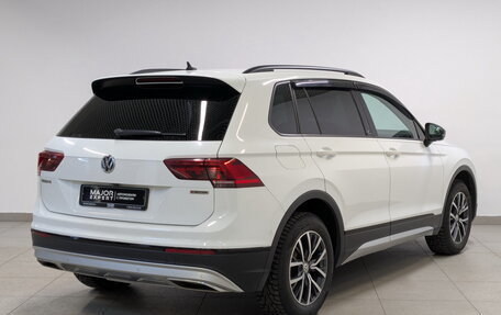 Volkswagen Tiguan II, 2019 год, 2 500 000 рублей, 5 фотография