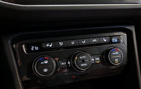 Volkswagen Tiguan II, 2019 год, 2 500 000 рублей, 27 фотография