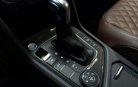 Volkswagen Tiguan II, 2019 год, 2 500 000 рублей, 28 фотография