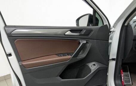 Volkswagen Tiguan II, 2019 год, 2 500 000 рублей, 19 фотография