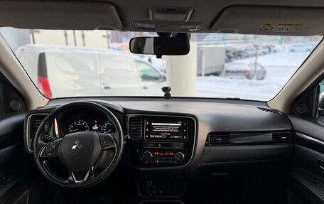 Mitsubishi Outlander III рестайлинг 3, 2019 год, 2 198 000 рублей, 7 фотография