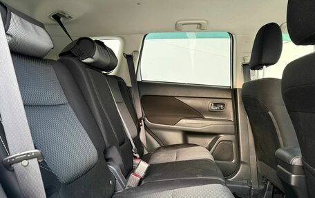 Mitsubishi Outlander III рестайлинг 3, 2019 год, 2 198 000 рублей, 13 фотография