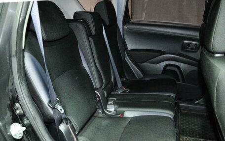 Mitsubishi Outlander III рестайлинг 3, 2011 год, 1 110 000 рублей, 8 фотография