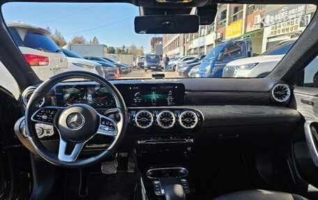 Mercedes-Benz A-Класс, 2022 год, 1 642 000 рублей, 7 фотография