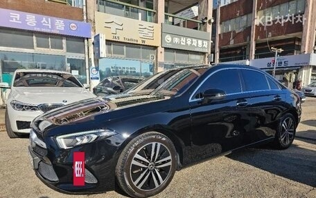 Mercedes-Benz A-Класс, 2022 год, 1 642 000 рублей, 2 фотография