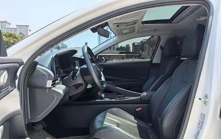 Hyundai Elantra, 2025 год, 1 720 000 рублей, 14 фотография