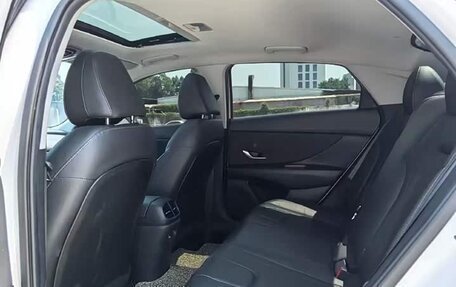 Hyundai Elantra, 2025 год, 1 720 000 рублей, 19 фотография