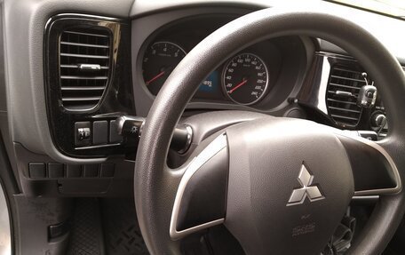 Mitsubishi Outlander III рестайлинг 3, 2013 год, 1 439 000 рублей, 9 фотография