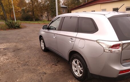 Mitsubishi Outlander III рестайлинг 3, 2013 год, 1 439 000 рублей, 12 фотография