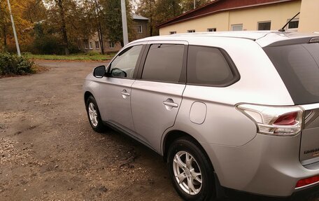Mitsubishi Outlander III рестайлинг 3, 2013 год, 1 439 000 рублей, 7 фотография